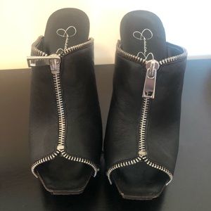 Jessica Simpson Heels. Women Size 7M. Black